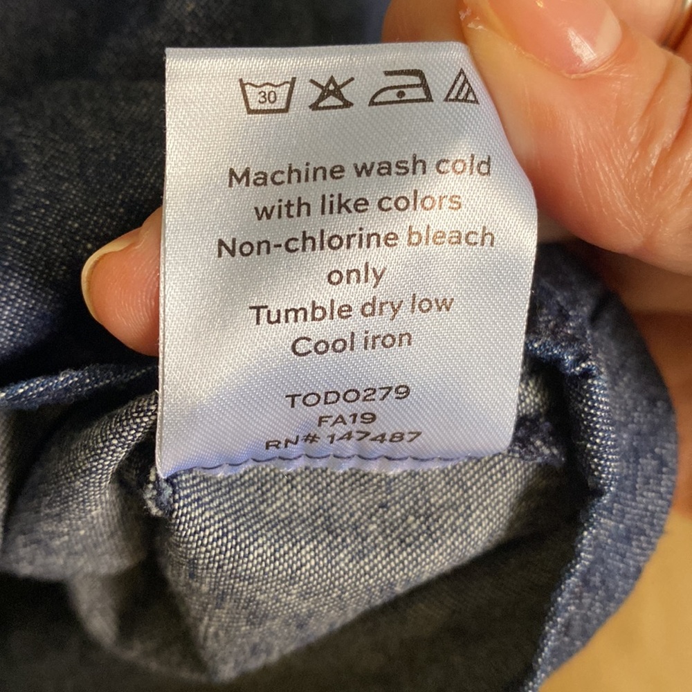 Draper James size S, chambray gathered shirt, dark washed blue - Picture 5 of 5